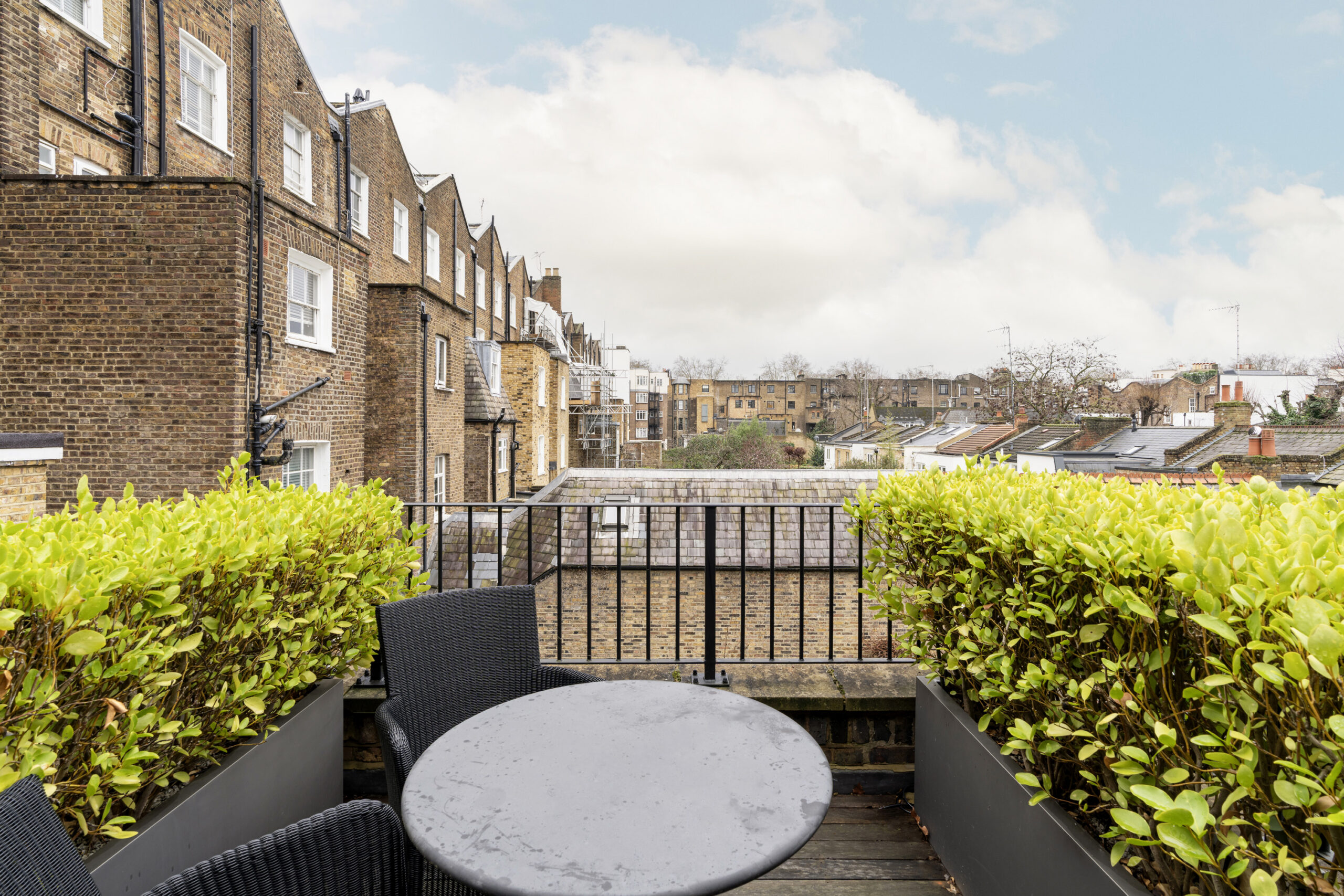 DN-Property-For-Sale-Queensdale-Road-27_Lo