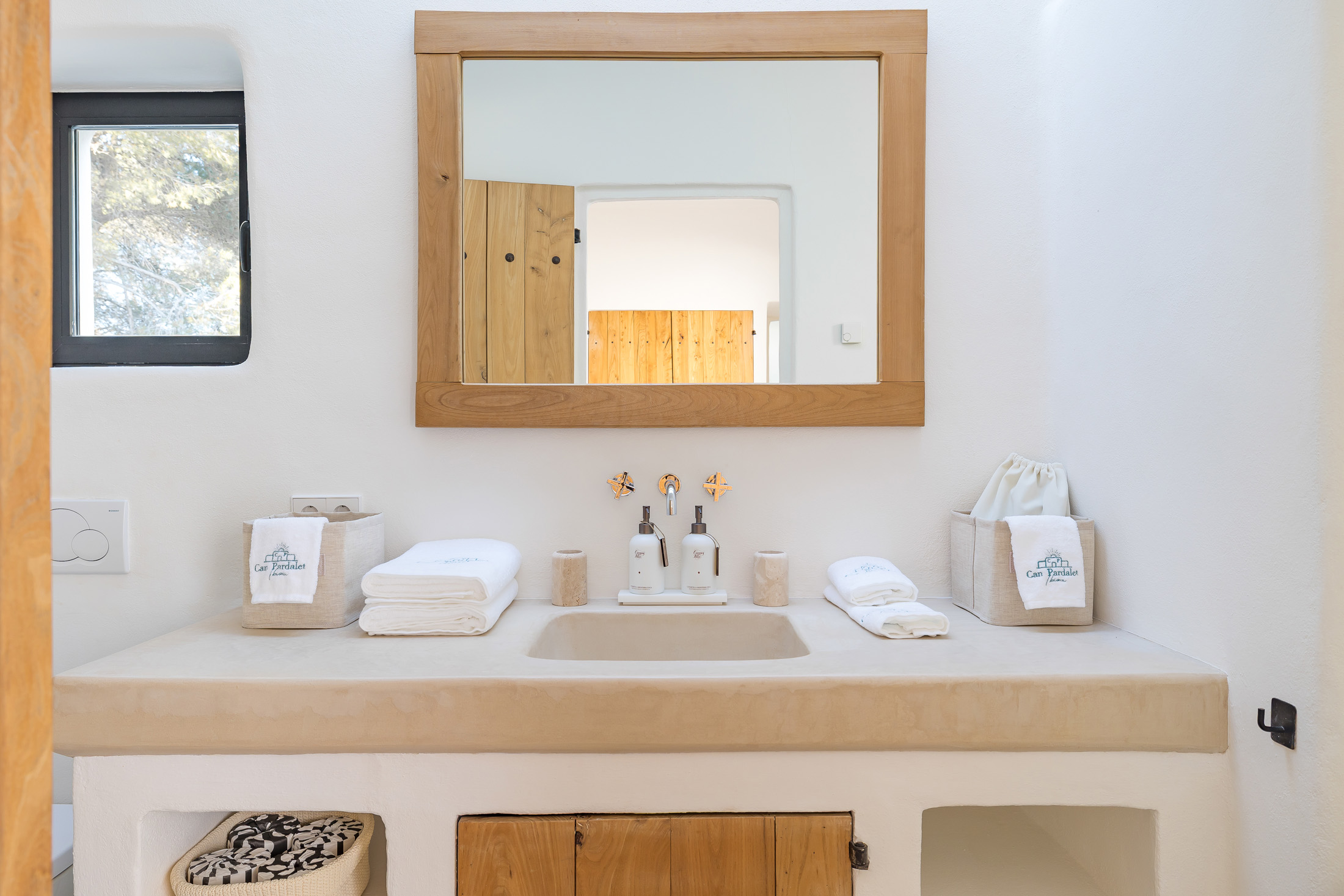 Domus-Nova-Ibiza-Luxury-Rental-Villa-San-Miguel-LR (35)