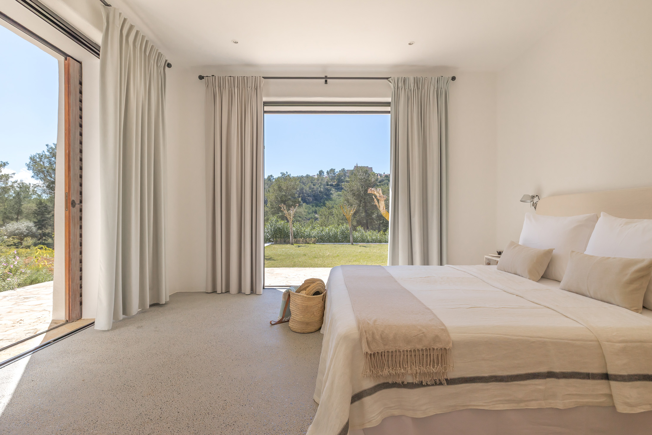 Domus-Nova-Ibiza-Luxury-Rental-Villa-San-Miguel-LR (37)