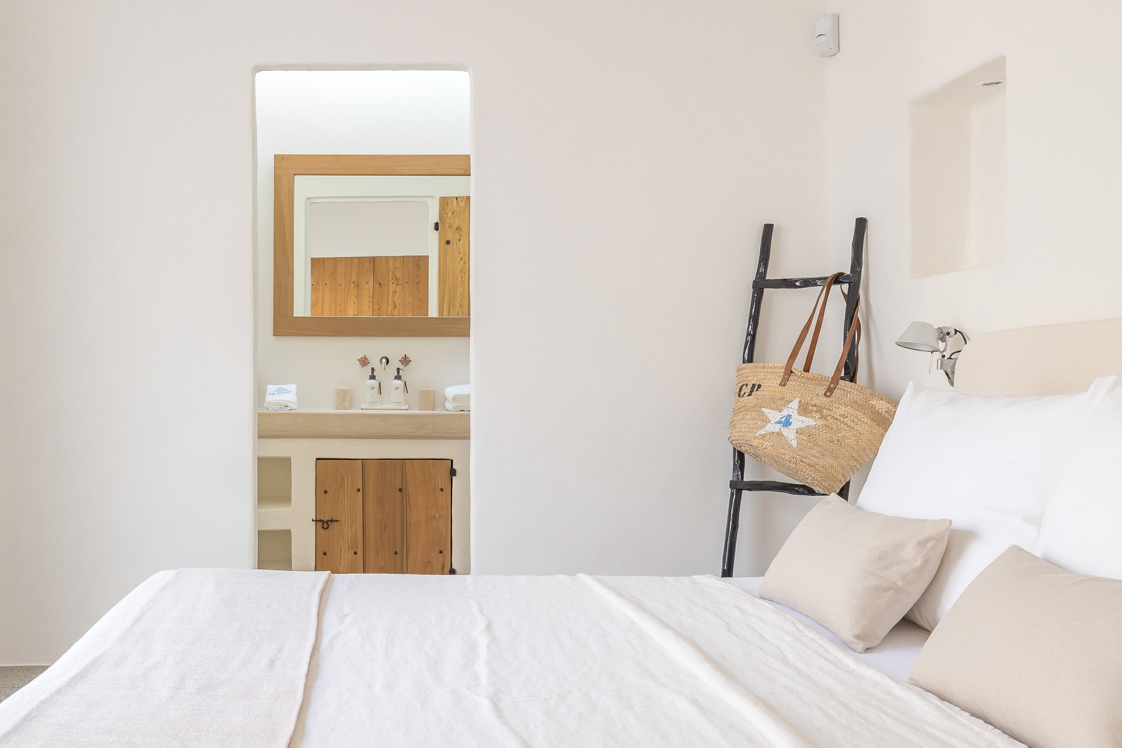 Domus-Nova-Ibiza-Luxury-Rental-Villa-San-Miguel-LR (54)