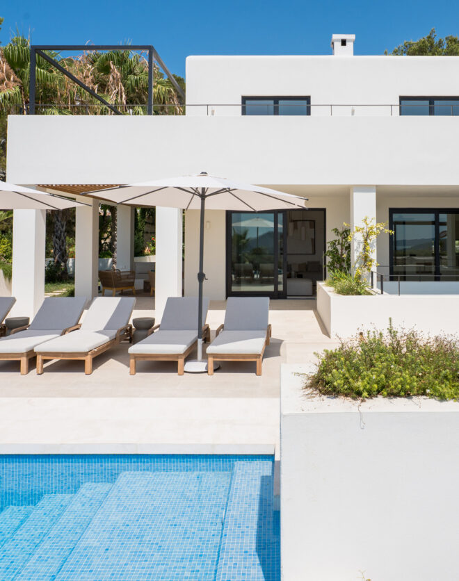 Luxury villa for rent in Vista Alegre