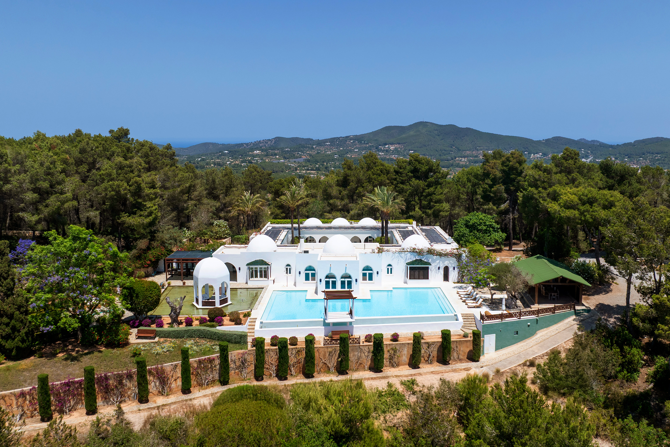 El_Palacio-Blanco-Ibiza-Luxury-Villa-For-Sale-Exclusive-Blakstad_1