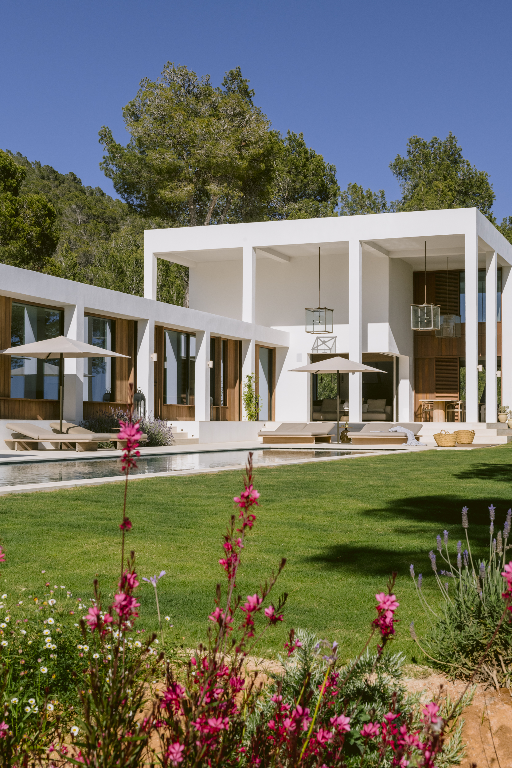 Ibiza-Architect-Designed-Villa-To-Rent-Can-Arenisca (26)
