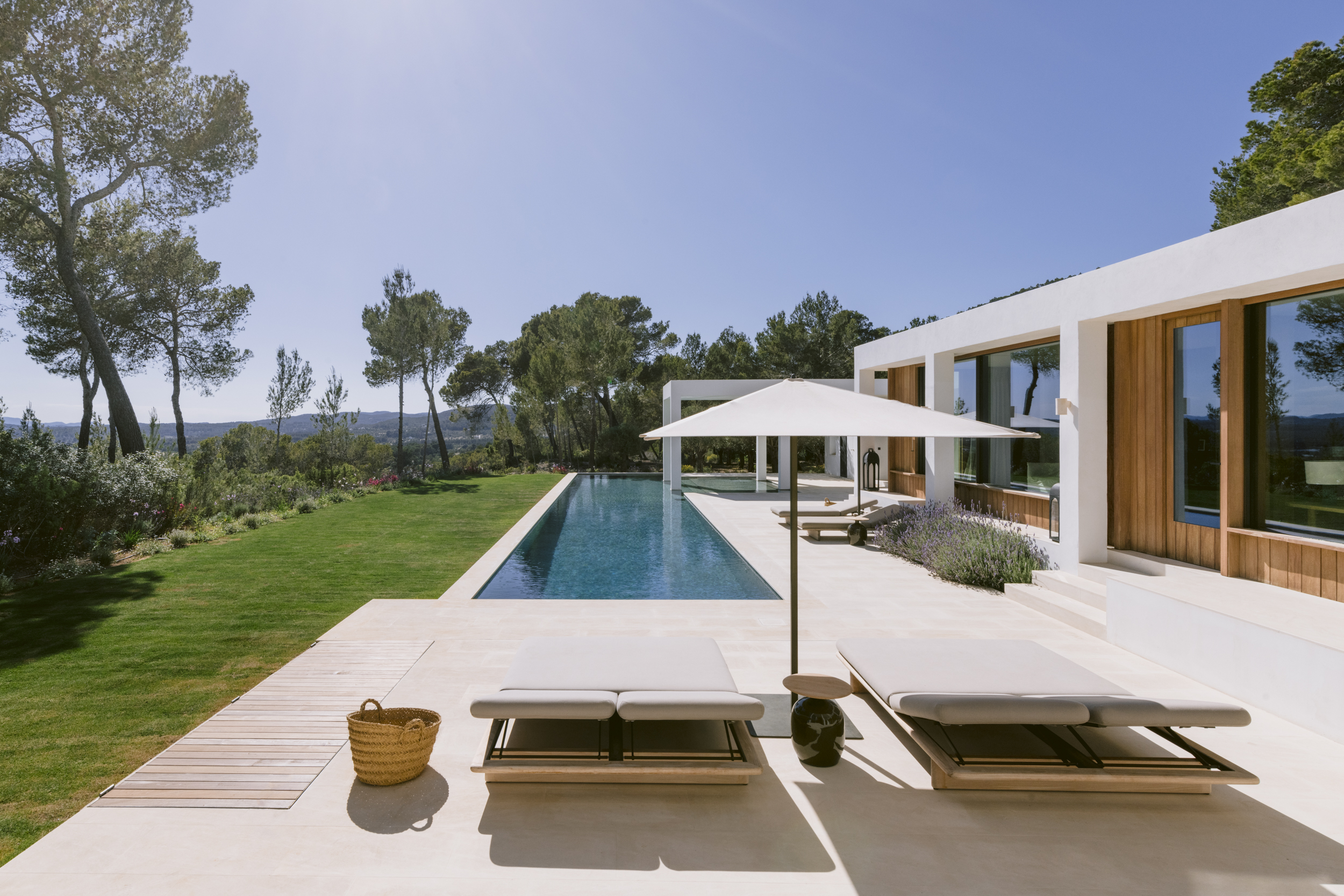 Ibiza-Architect-Designed-Villa-To-Rent-Can-Arenisca (41)