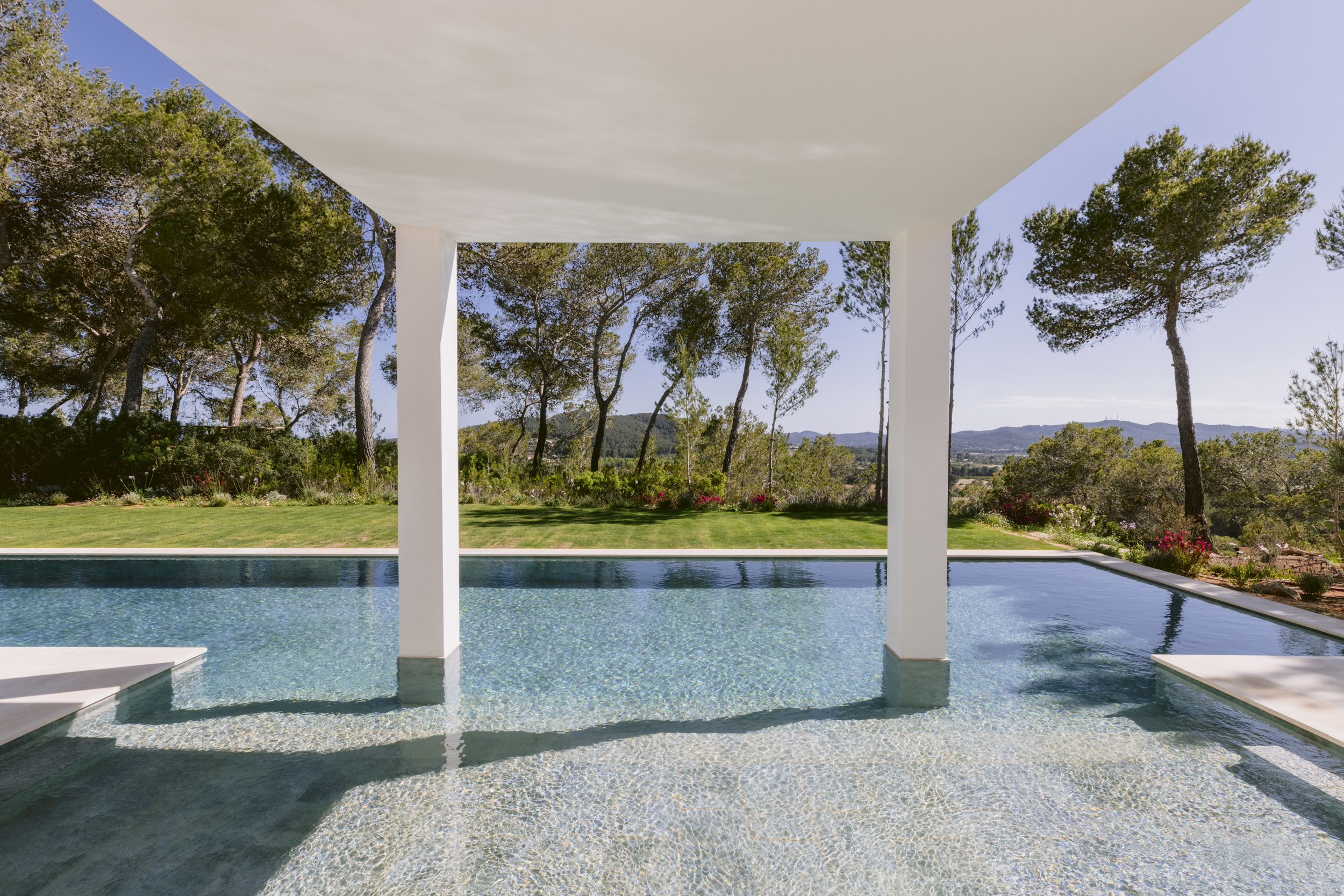 Ibiza-Architect-Designed-Villa-To-Rent-Can-Arenisca (43)