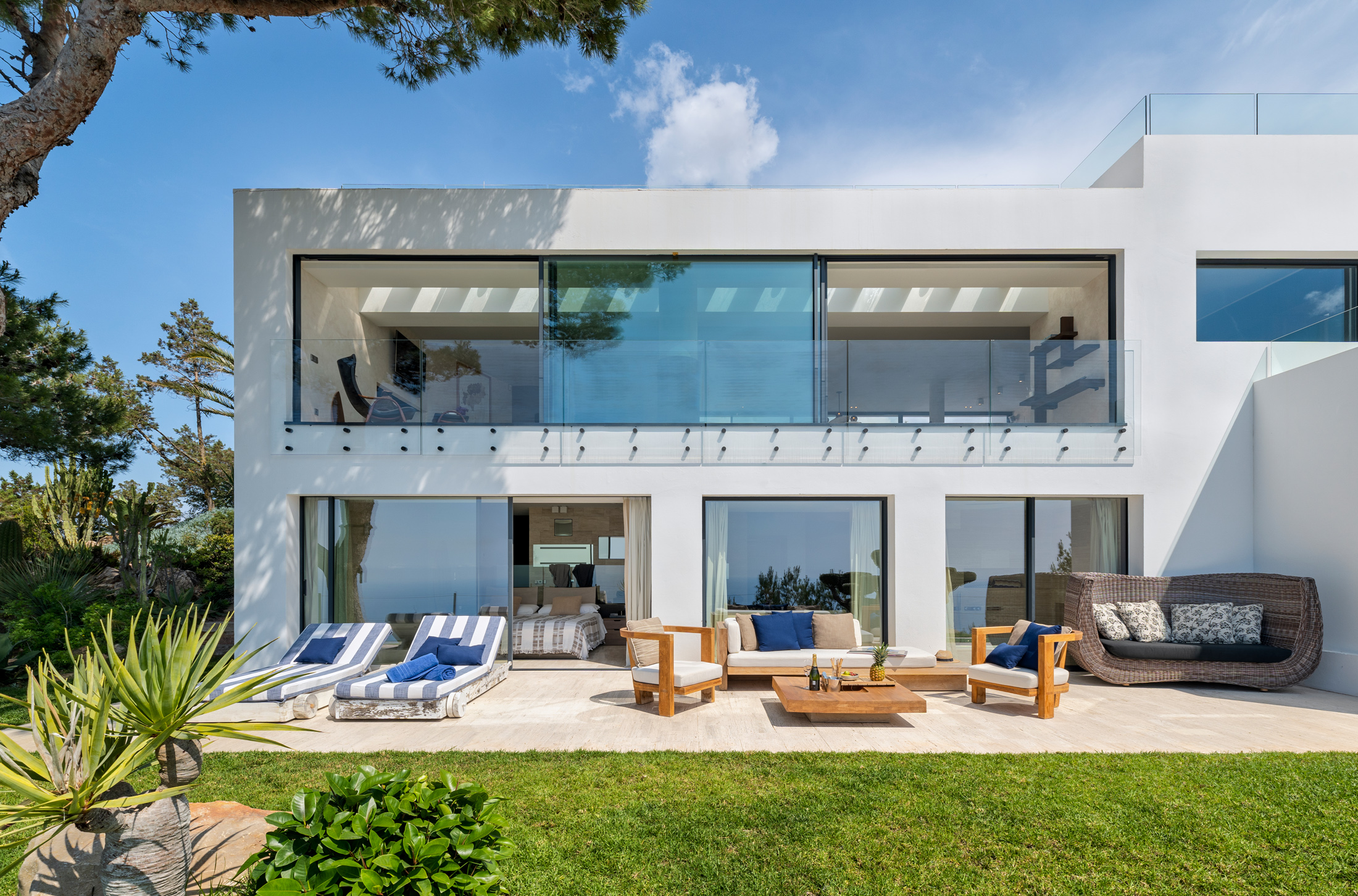 © 2023 Hristov Image | https://www.hristovimage.com/