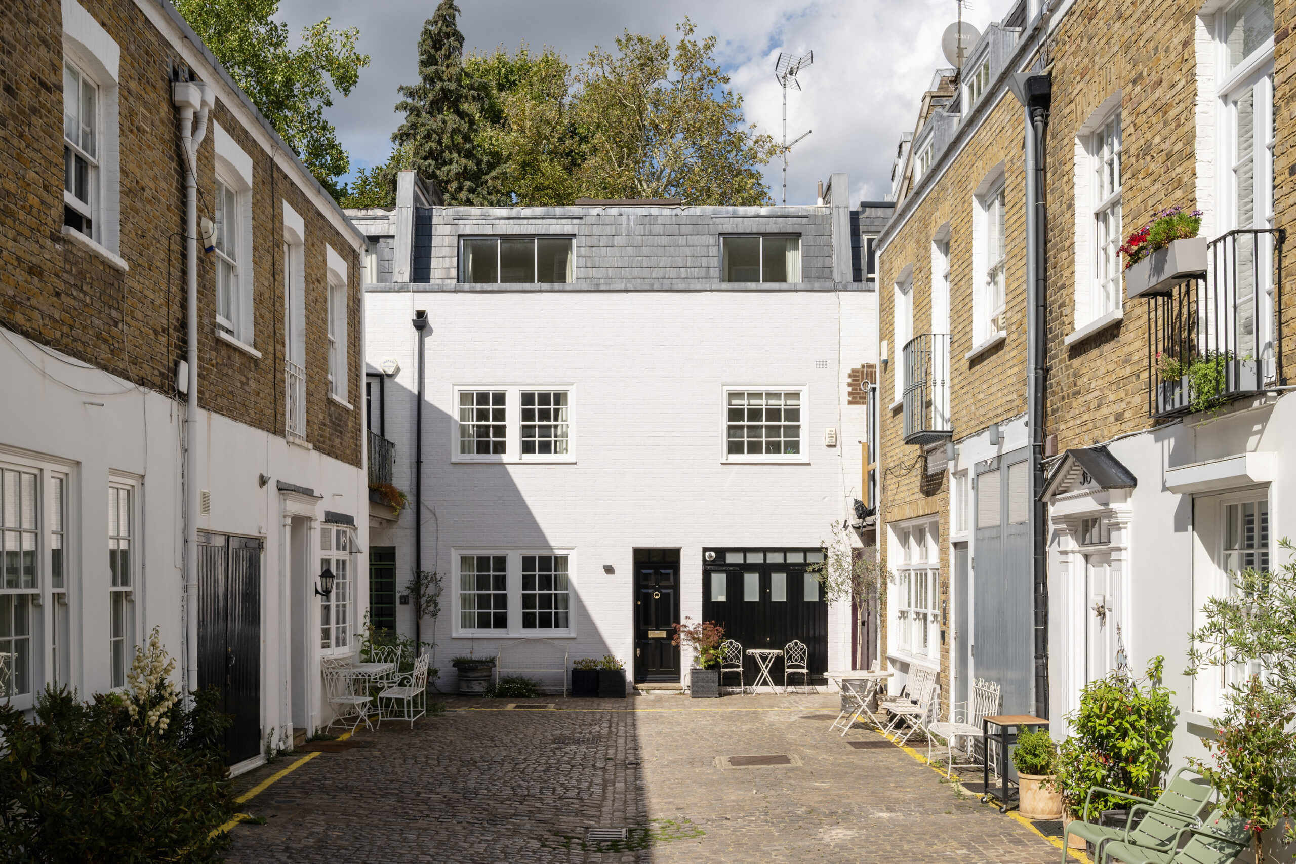 South-Kensington-House-For-Rent-Queen’s-Gate-Mews-1_Lo